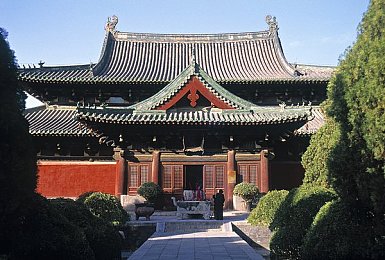 老女人扒开下面添：职场妈妈困境引关注，女性权益需重视-2