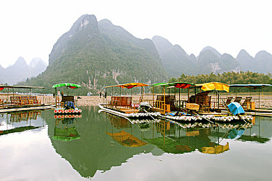 强奸模拟器：争议游戏引发深思，揭秘人性黑暗面-1