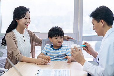 美女裸胸软件：揭秘：这款APP如何定义女性之美？-3